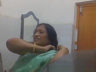 Indian Bengali Milf Aunty Infirm of purpose Saree fro Bathroom